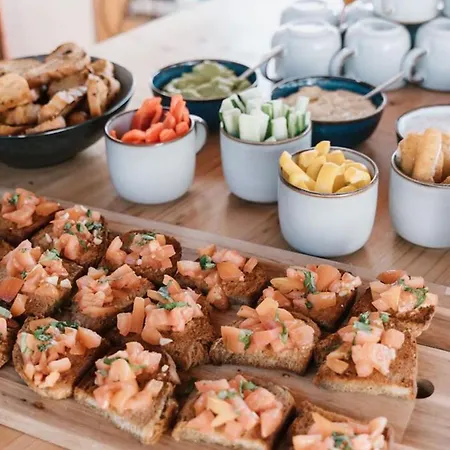 Surfbase Lisbon * קוסטה דה קפאריקה