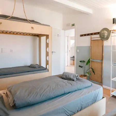 אכסניה Surfbase Lisbon קוסטה דה קפאריקה