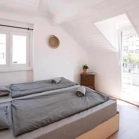 Surfbase Lisbon אכסניה *