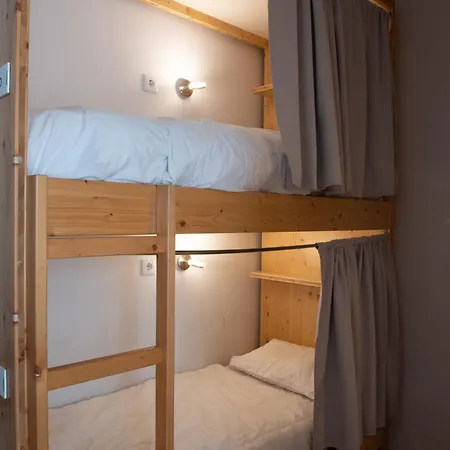 Surfbase Lisbon Hostel Costa da Caparica
