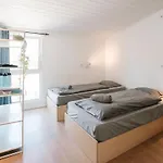 Surfbase Lisbon Vandrarhem Costa de Caparica