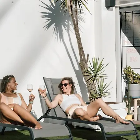 Surfbase Lisbon Hostel Costa de Caparica