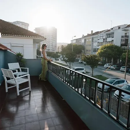 Surfbase Lisbon بيت شباب كوستا دا كاباريكا