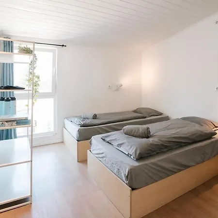 Surfbase Lisbon Hostel Costa de Caparica