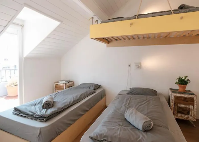 Surfbase Lisbon Vandrerhjem Costa de Caparica